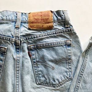 Vintage Levi’s 521 High Waisted Mom Jean Light Wash Size 6